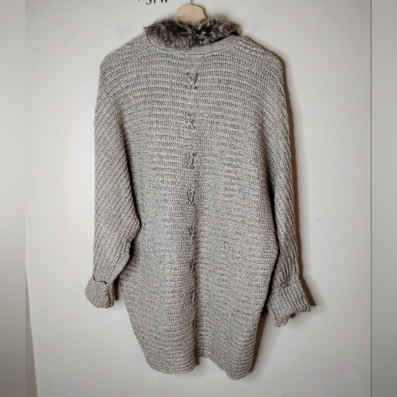 Boho Song n Spirit Faux Fur Cocoon Cardigan Small NWT Luxe Cozy Chalet Holiday - Picture 5 of 12